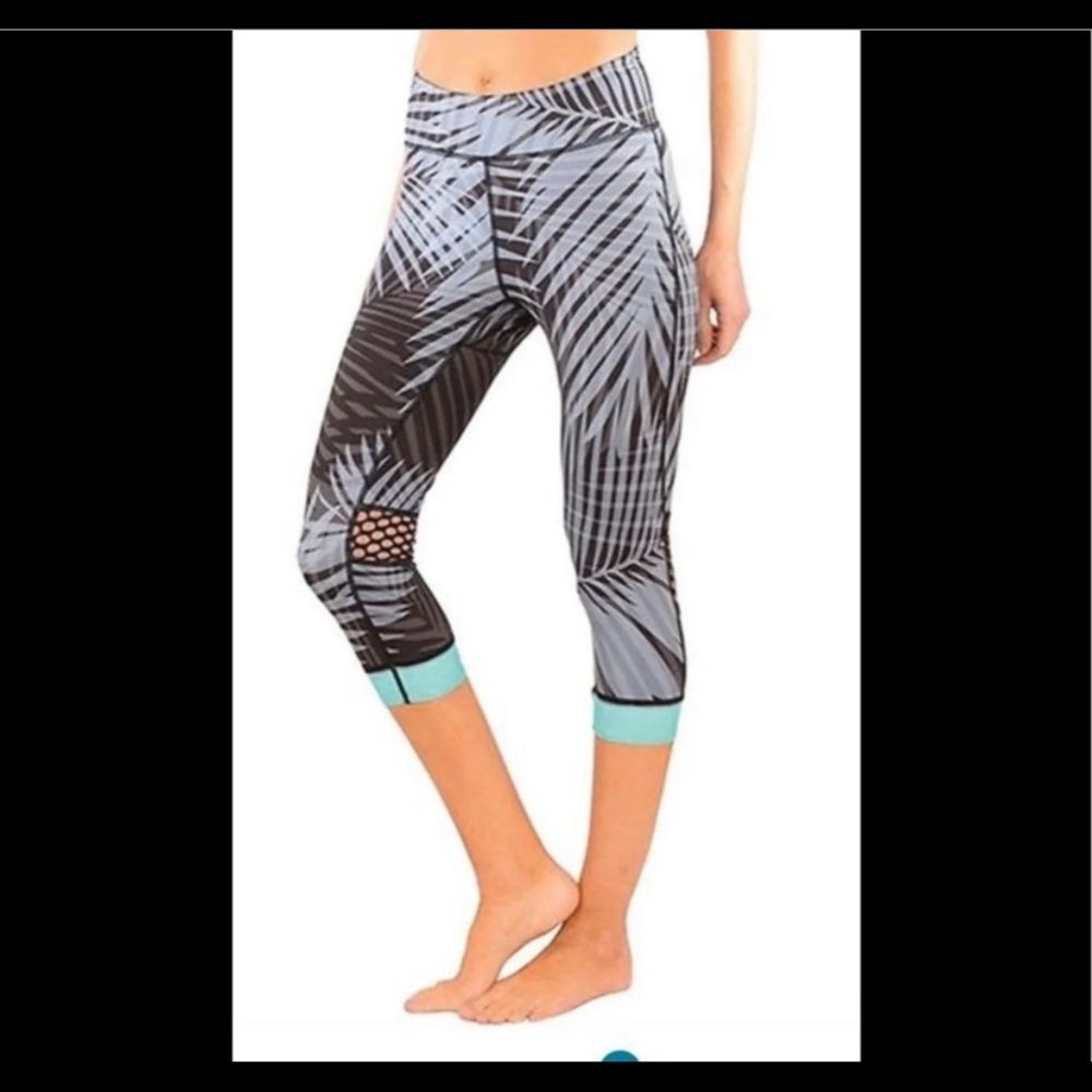 Shebeest lady Palm Indie Capri size small New